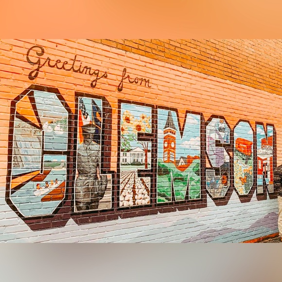 Meet your Posher, Jessica - Picture 1 of 1